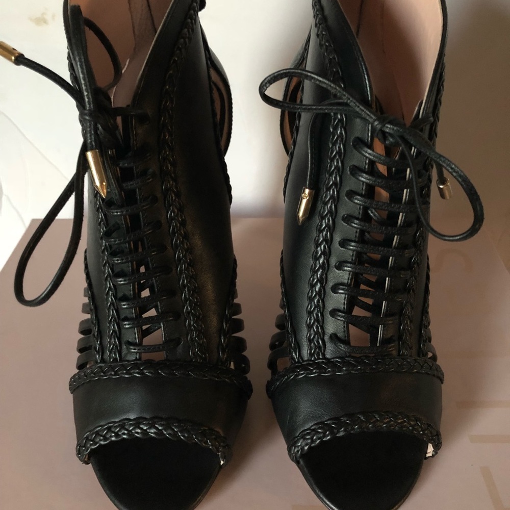Ave Les Filles lace up open toe shooties